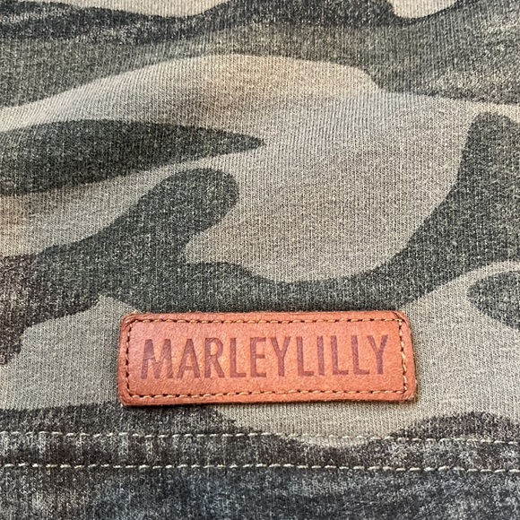 Girls monogrammed camo sweatshirt - Picture 3 of 5